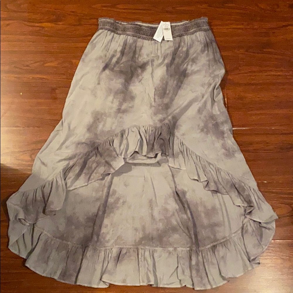 AE hi-low skirt NWT